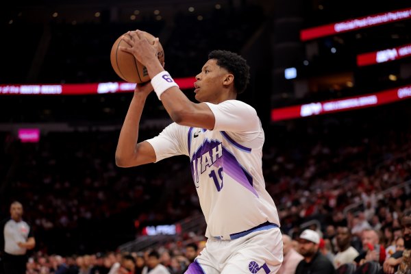 国内在线配资 全能数据！埃斯·贝利19中10得到25分10板2助3断1帽 三分7中3