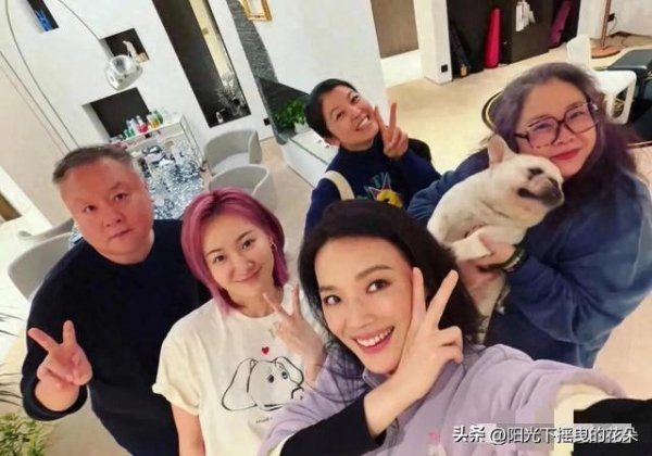 配资优秀炒股配资门户 舒淇豪宅搞派对：陈坤大变样认不出，郑伊健胖了，周迅婴儿肌超绝